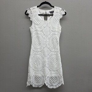Sequin Hearts Dress Womens 3 White Lace Crochet Lined Keyhole Scallop Hem Mini